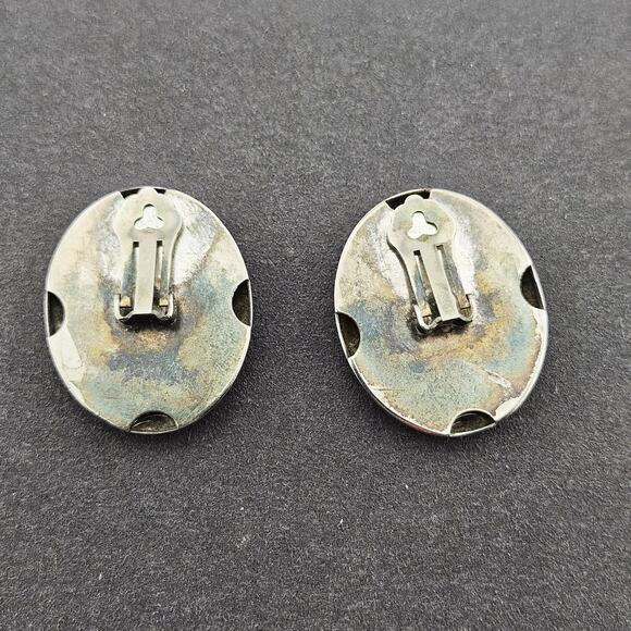 Vintage Sliver Tone Cabochon Clip On Earrings Oval Baroque Victorian Swirl Print - Picture 4 of 4